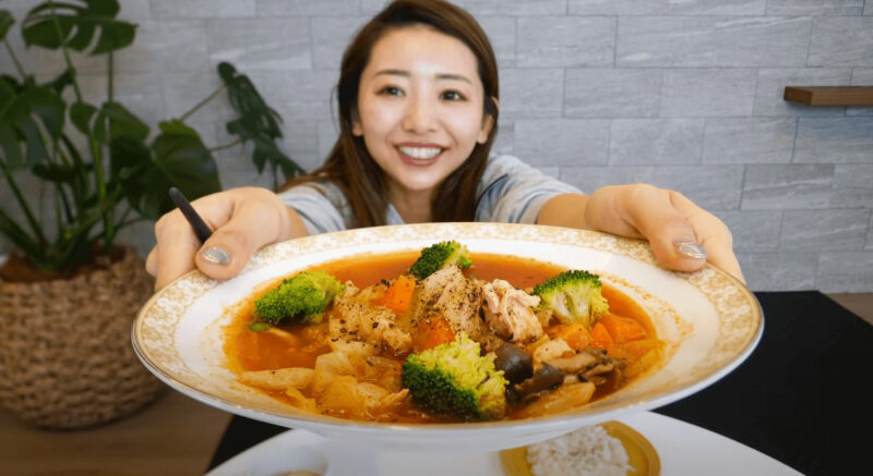 竹脇まりなさん チートデー後の食事記録【1日目 昼食】脂肪燃焼スープ、発芽米